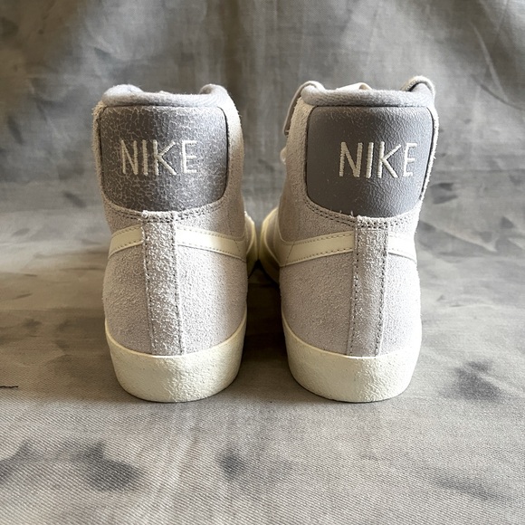 Nike Mens Blazer Mid '77 DM0178 001 Light Bone / Coconut Milk - Picture 7 of 10